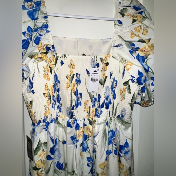 Express Floral Square Neck Puff Sleeve Tiered
Poplin Midi Dress - Picture 11 of 13